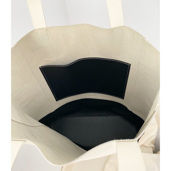 Everlane Vertical Leather Tote Bag in Black/Ivory - Picture 2 of 9